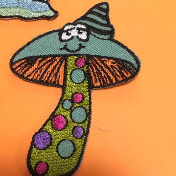 Embroidered Fun Patches Mushrooms & Snail - Picture 2 of 8